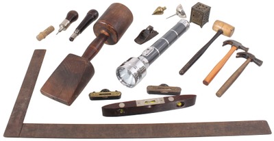 Assorted Makers: Collectible Items Opportunity Lot
