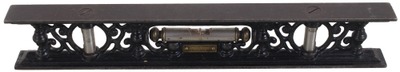 Davis L. & T. Company (Unmarked): Cast Iron Carpenters Level