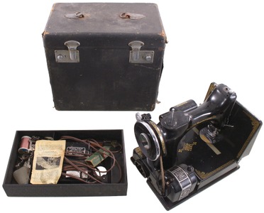 Singer & Company, New York, New York: Rare 'featherweight" Sewing Machine