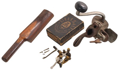 Assorted Makers: Collectible Items Opportunity Lot