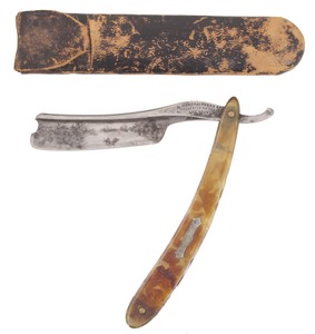 Frederick Reynolds, Sheffield, England: Early Tortoise Hdl. Razor