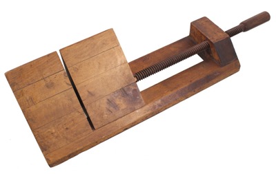 Unmarked: Classic Wooden Mitre Vise