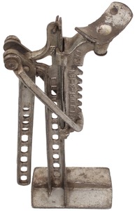 Elite Manufacturing Company, Ashland, Ohio: Burkholder's Patent Cast Iron Buggy Jack