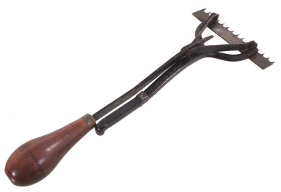 Cowles Hardware Company, Unionville, Connecticut: Bullard's Patent Carpet Stretcher
