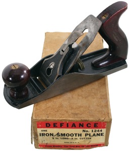 Stanley Tools, No. 1244: "Defiance" Brand Smoothing Plane