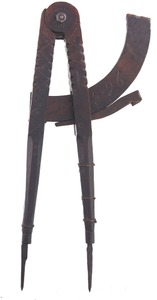 Unmarked: Early European "Bow" Type Compass