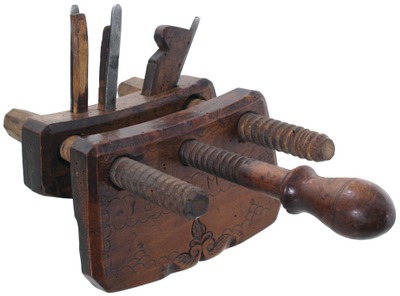 Unmarked: Early Three-Arm Cooper's Croze