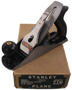 Stanley Rule & Level, No. 4 C: Corr. Bottom Smooth Plane