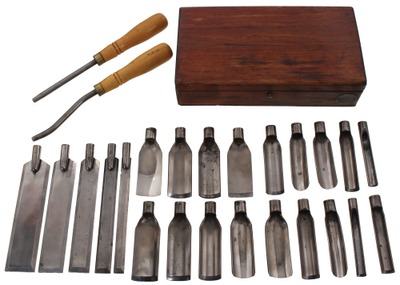 Assorted Makers: Set Of Interchangeab Handle ChiselsGouges