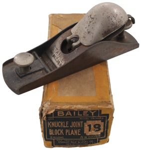 Stanley Rule & Level, No. 18: Early "Knuckle Jt." Block Plane