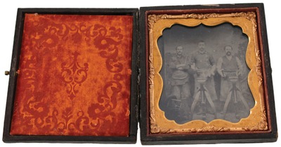 Unmarked: Early Cased Tintype Photo Of 3 B'smiths