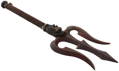 Unmarked: Fancy "Trident" Type Weapon