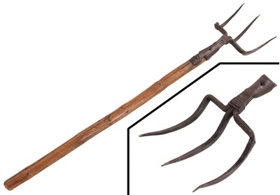 Unmarked: Early Hand Forged Three-Tine Form