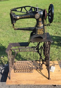 Singer: Leather Worker's Sewing Machine