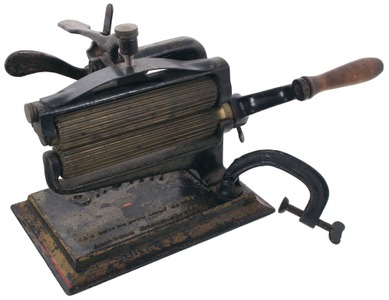 American Machine Company, Philadelphia, Pennsylvania: "The Eagle" Fluting Iron