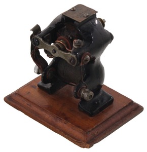 Knapp Electric & Novelty Company, New York, New York: "Little Hustler" Electric Motor