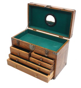 Unmarked: Classic Oak Mach. Tool Chest