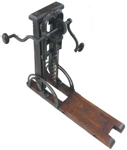 Assorted Makers: Extra Clean Adj. Angle Boring Machine