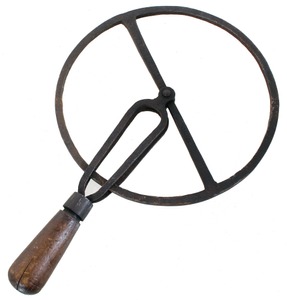 Unmarked: Massive Hand Forged W'wrights Traveler