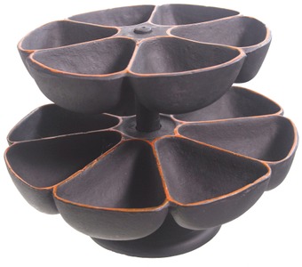 Unmarked: Extra Clean Cast Iron Nail Cup