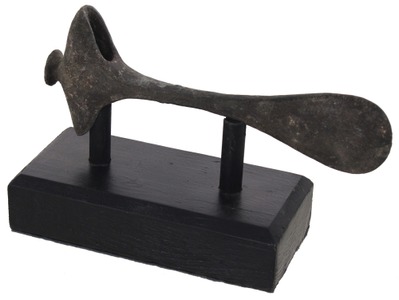 Unmarked: Early Cast Bronze Hatchet Head
