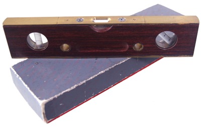 Bridge City Tool Company, Portland, Oregon, No. BL-9 (J): Triple Vial Spirit Level