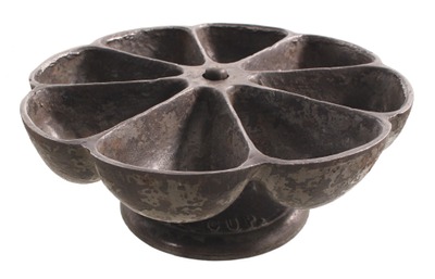 Unmarked: "Star Nail Cup" Revolving Nail Cup