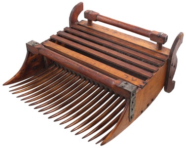 Unmarked: Early Wooden Cranberry Rake