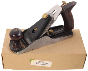 Lee Valley Tools, Ottawa, Ontario, Canada, No. 4 1/2: Extra Clean "Veritas Hvy. Smooth Plane
