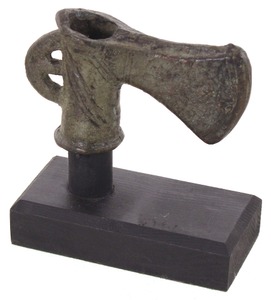 Unmarked: Early Cast Bronze Hatchet Head