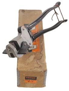 Henry Disston & Sons, Philadelphia, Pennsylvania, No. 8: "Triumph" Saw Set