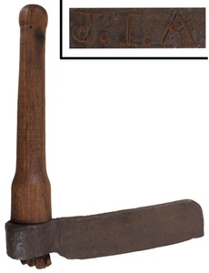 Unmarked: Early Hand Forged 8" Riving Froe