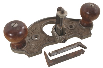Stanley Rule & Level, No. 71 1/2: Closed Throat Router Plane