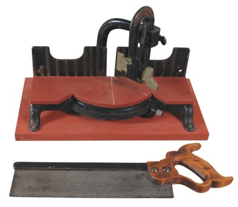 Stanley Rule & Level, No. 150: Cast Iron Adjustable Mitre Box