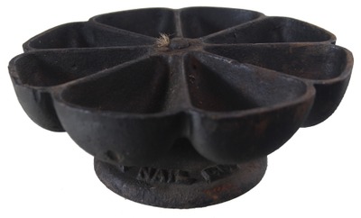 Unmarked: "Star Nail Cup" Revolving Nail Cup