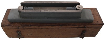 Cooke, Troughton & Simms, London, England: Precision Cast Iron Machinist's Level