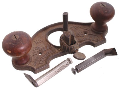 Stanley Rule & Level, No. 71 1/2: Closed Throat Router Plane