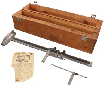 L.S. Starrett Company,  Athol, Massachusetts, No. 454 F: 18" Vernier Height Gauge