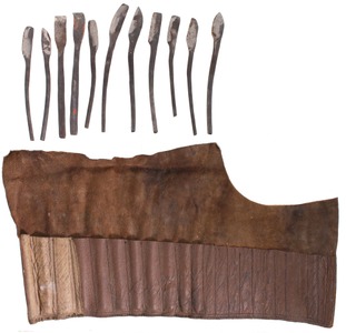 Unmarked: Lot Of Early Type Chisels
