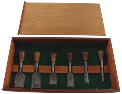Union Hardware Company, Torrington, Connecticut: Wkg. Set Of Six Beveldge Butt Chisels