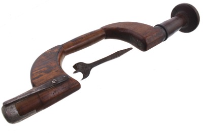 Unmarked: Early Walnut Body Bit Brace