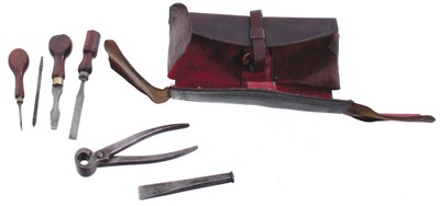 Unmarked: Incomplete English R'wood Hdl. Tool Kit