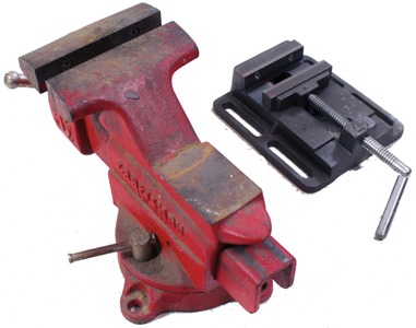 Sears, Roebuck & Company, Chicago, Illinois, No. 391.5187: 5 1/2" Jaw Cast Iron Bench Vise