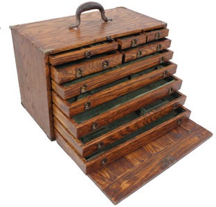 Unmarked: Classic Oak Body Mach. Tool Chest