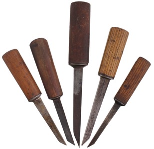 Assorted Makers: Wkg. Set Of Five "Pigsticker" Chisels