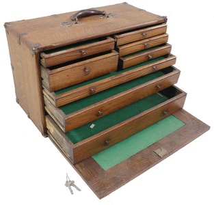 Unmarked: Classic Oak Body Mach. Tool Chest
