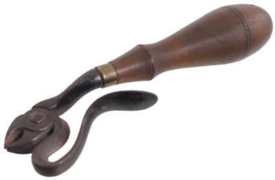 Charles W. Blakeslee, Plainfield, Connecticut: Blakeslee's Patent Tack Puller