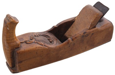 Unmarked: Nicely Carved "Horn" Smooth Plane