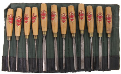 Ward & Payne, Sheffield, England: Set Of 12 Extra Clea Carving Tools