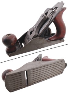 Union Manufacturing Company, New Britain, Connecticut, No. 2 C: 7 1/2" Smoothing Metallic Plane